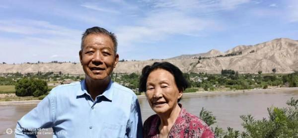 走 近 雒 勝 先 生 走 近 雒 勝 先 生