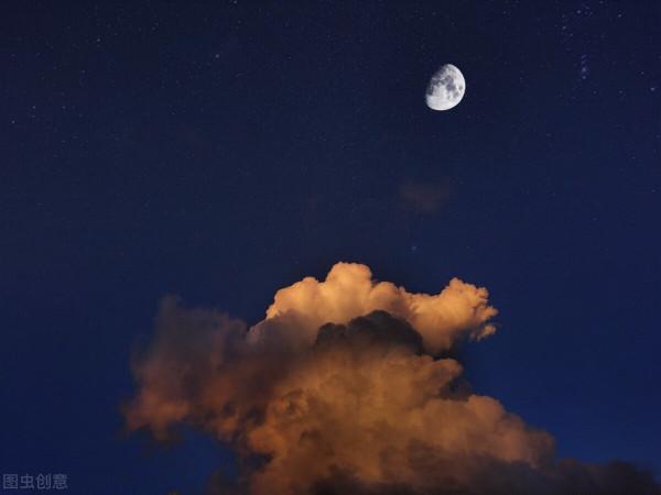 滿地都是六便士，他卻抬頭看見了月亮