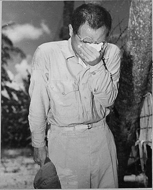 24歲犧牲的女兵，死前主動與日軍合照，一個微笑折磨日本老兵52年