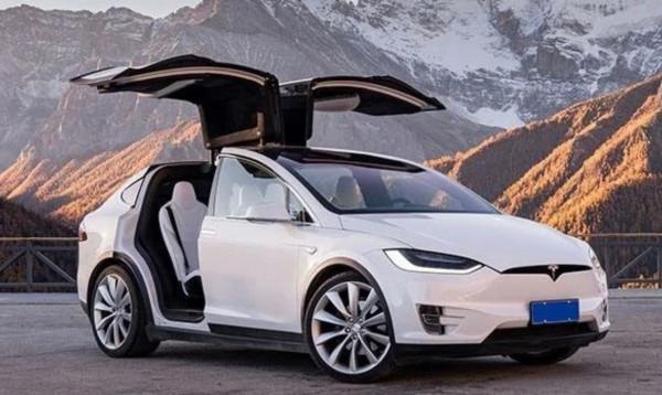 高合汽車的高階夢，終究是要鋪向低端的