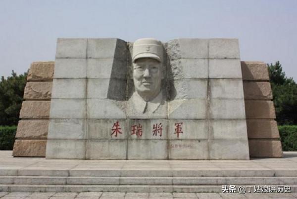 朱瑞犧牲後:妻不改嫁,為年邁的婆婆養老送終,兩個女兒繼承父業 朱瑞犧牲後:妻不改嫁,為年邁的婆婆養老送終,兩個女兒繼承父業