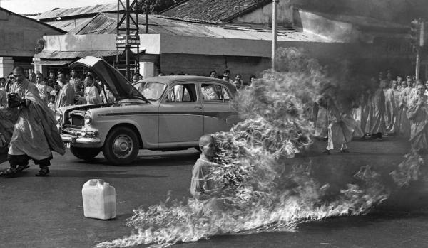 1964年,北越的蛙人有多厲害?六人巧施妙計,炸沉美軍卡德號航母 1964年,北越的蛙人有多厲害?六人巧施妙計,炸沉美軍卡德號航母