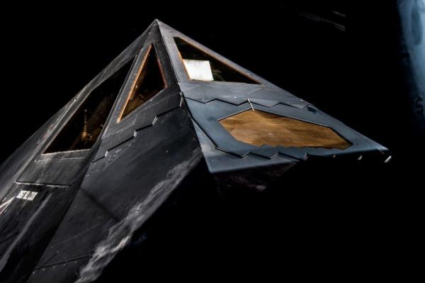 B2轟炸機塗層是通電的?隱身不是簡單的事,F117、F22、F35都不同 B2轟炸機塗層是通電的?隱身不是簡單的事,F117、F22、F35都不同