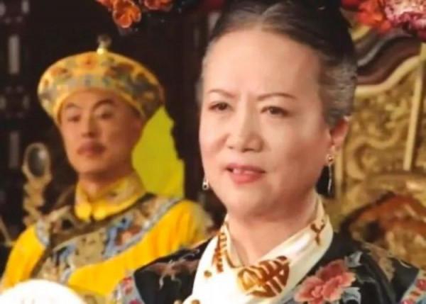 還記得大明湖畔的《還珠格格》嗎，老佛爺如今幸福美滿，十分幸福