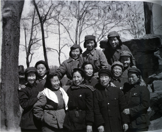 女紅軍生子後，為避免孩子啼哭聲驚動敵人，欲將其扔掉，後來如何