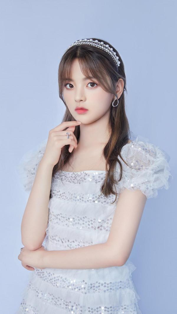 草根少女楊超越：從服務員到爆紅，讓無數二代咬牙切齒又望塵莫及