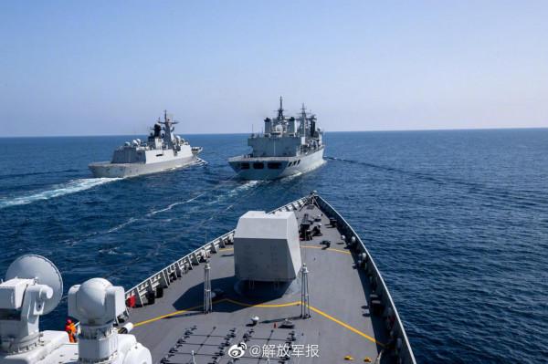 海軍第39批護航編隊進行綜合補給