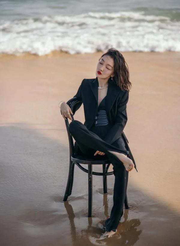 周冬雨的臉一上鏡就是高階電影臉