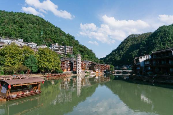 邊城明珠——鳳凰古城的困局