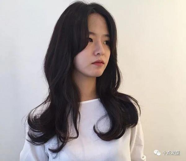 2021仍然是主流“半頭燙”,簡單好打理 2021仍然是主流“半頭燙”,簡單好打理