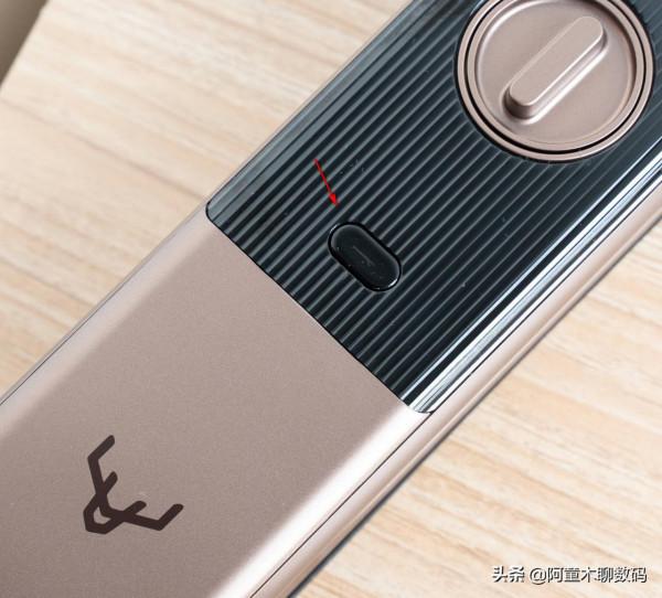 密碼鎖+可視貓眼+米家APP實時監控，黑科技堆滿，鹿客智慧鎖體驗