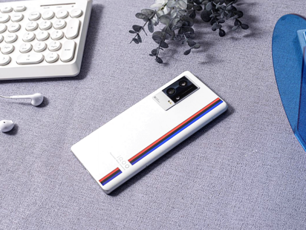 這3款手機趨於完美,不僅配置強悍,價格還異常的親民 這3款手機趨於完美,不僅配置強悍,價格還異常的親民