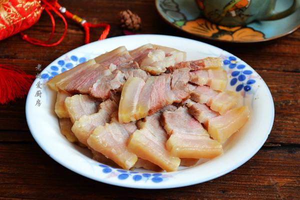 年輕時代最難忘的一道美食是什麼？我會毫不猶豫地回答：是鹹肉