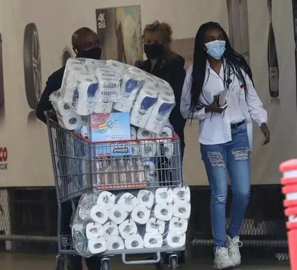 全球“紙貴”，零售“知秋”