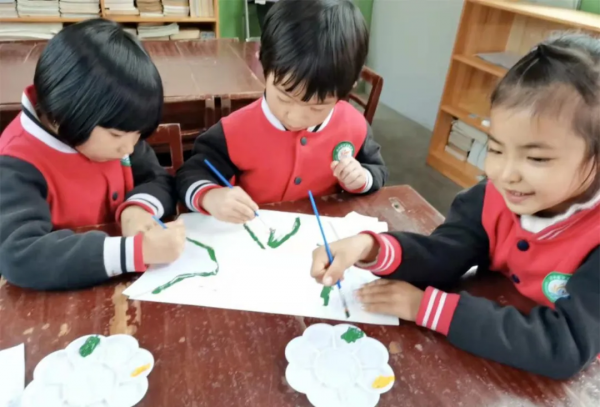 白河縣茅坪鎮中心幼兒園:良師引導興趣好 遊戲探索促成長 白河縣茅坪鎮中心幼兒園:良師引導興趣好 遊戲探索促成長