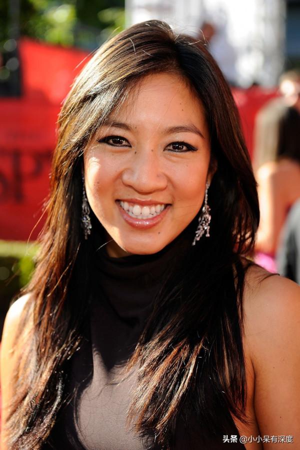 花滑女神關穎珊,36歲離婚,她的優秀,絕對配得上任何一個好男人 花滑女神關穎珊,36歲離婚,她的優秀,絕對配得上任何一個好男人