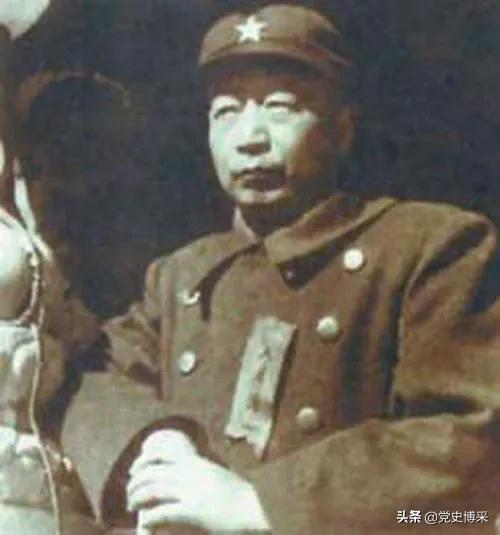 毛澤東為什麼只把中央軍委和中宣部帶進了中南海?林彪稱其為槍桿子和筆桿子,一手抓武裝一手抓宣傳 毛澤東為什麼只把中央軍委和中宣部帶進了中南海?林彪稱其為槍桿子和筆桿子,一手抓武裝一手抓宣傳