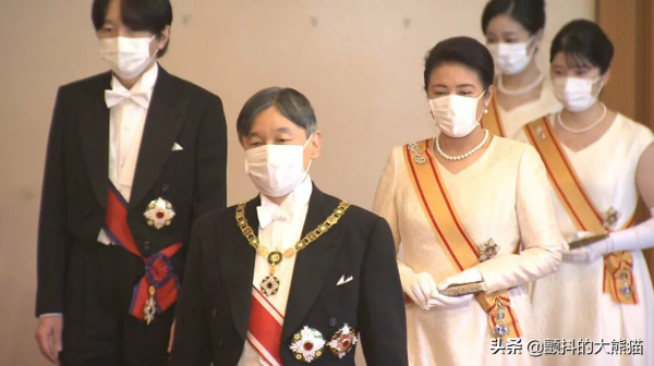 照片錦集：“新年祝賀儀式”愛子公主身著長裙 首次執行公務