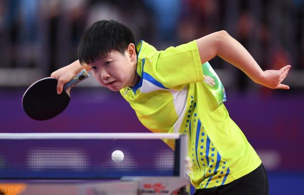 孫穎莎苦戰5局率隊首奪全運會銅牌！41歲老將3-0擊潰國乒主力