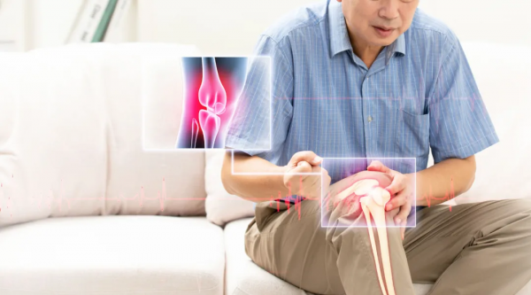 老了不想骨質疏鬆？兩種食物現在趁早吃，鈣量充足，骨骼會更健康