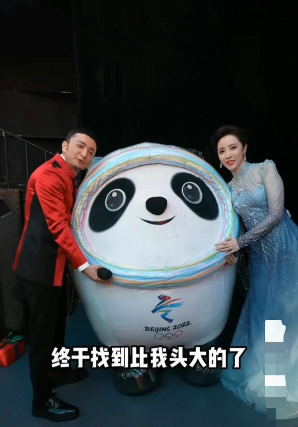 馬凡舒首登元宵晚會挑大樑，甜美風豔壓成門面，李思思旗袍太保守