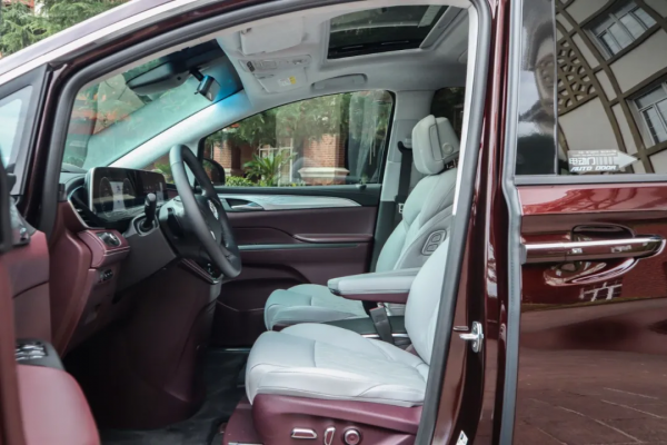 神車再進化，上市20年從未被超越，家用商務全能，只服它