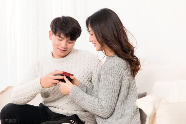 看了張小嫻最偏愛的作品才明白，為什麼愛情的得失從來就不重要