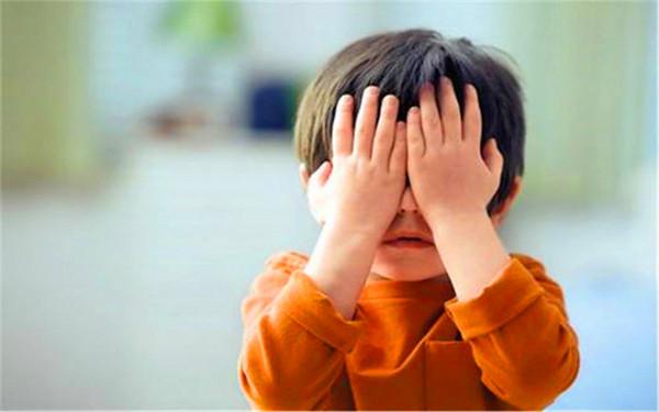 孩子幾歲分床睡最合適？過早過晚都不好，父母要考慮多種因素