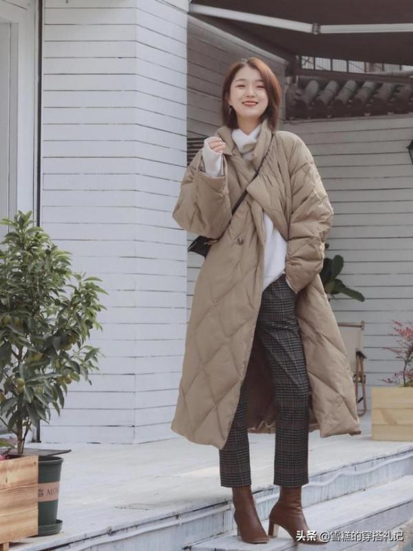 女人不管身材多好,穿羽絨服記住“3要3不要”,才真的時髦顯瘦 女人不管身材多好,穿羽絨服記住“3要3不要”,才真的時髦顯瘦