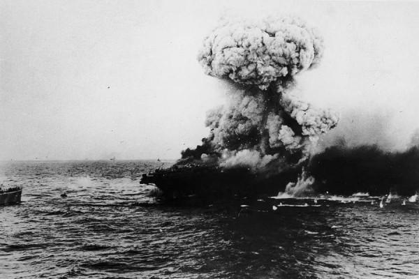 1942年美日珊瑚海海戰，海戰史上的首次航母對決