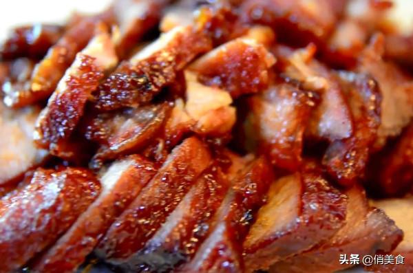 把五花肉直接放進電飯煲，不放一滴水，30分鐘出鍋，連肉渣都不剩