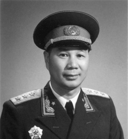 他曾是湖南省委書記，後任武警部隊總副政委，功勳卓越，活了88歲