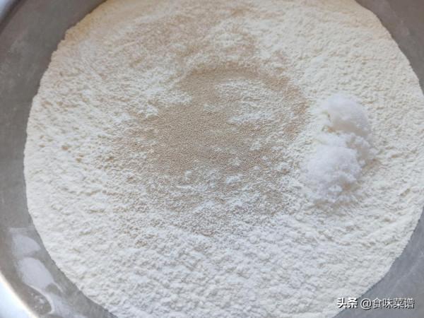 除酵母粉以外，再加這2樣，能讓面快速發滿盆，饅頭包子蓬鬆好吃