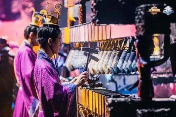 1978年，湖北發現豪華水墓，出土21口陪葬棺材