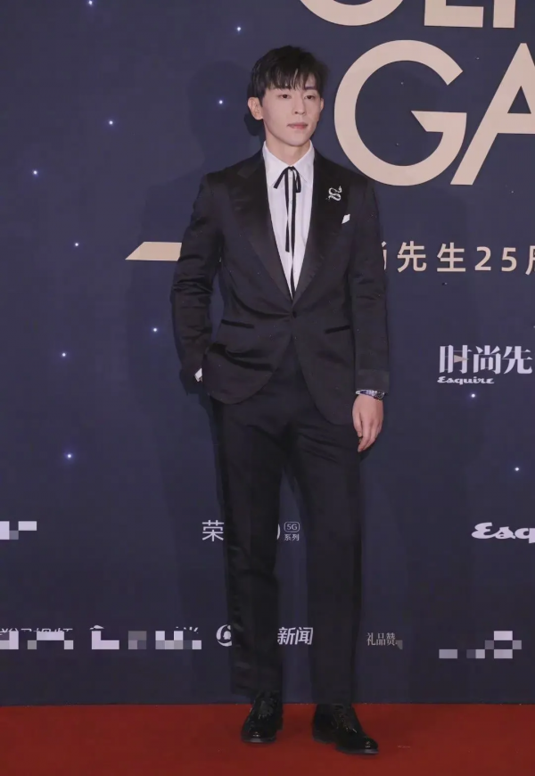 2022開年紅毯:張雨綺變臉認不出,吳謹言好怪,郭采潔收了神通吧 2022開年紅毯:張雨綺變臉認不出,吳謹言好怪,郭采潔收了神通吧