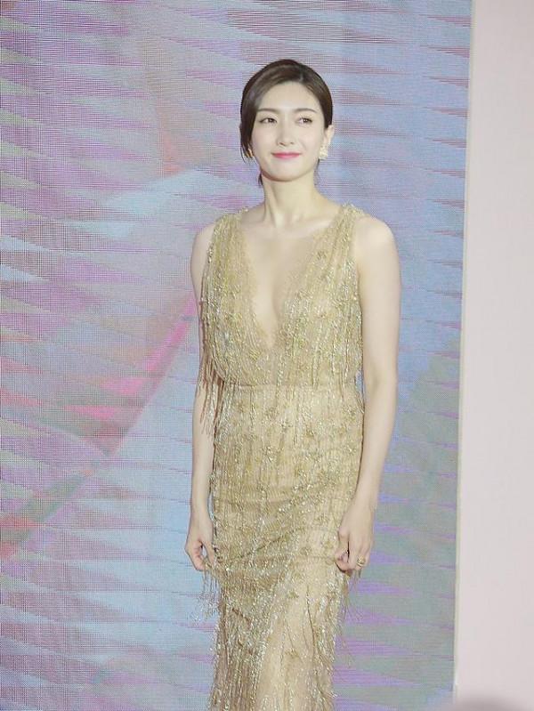 柳巖、景甜、江疏影這三位女星誰最白? 柳巖、景甜、江疏影這三位女星誰最白?