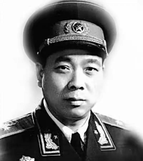 軍史揭秘:新中國開國少將最年輕的究竟是誰?不是人們熟知的吳忠 軍史揭秘:新中國開國少將最年輕的究竟是誰?不是人們熟知的吳忠