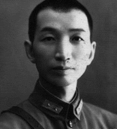 王亞文：知道周恩來住處的大秘密，憑一根大煙鬥在國民黨高層遊走