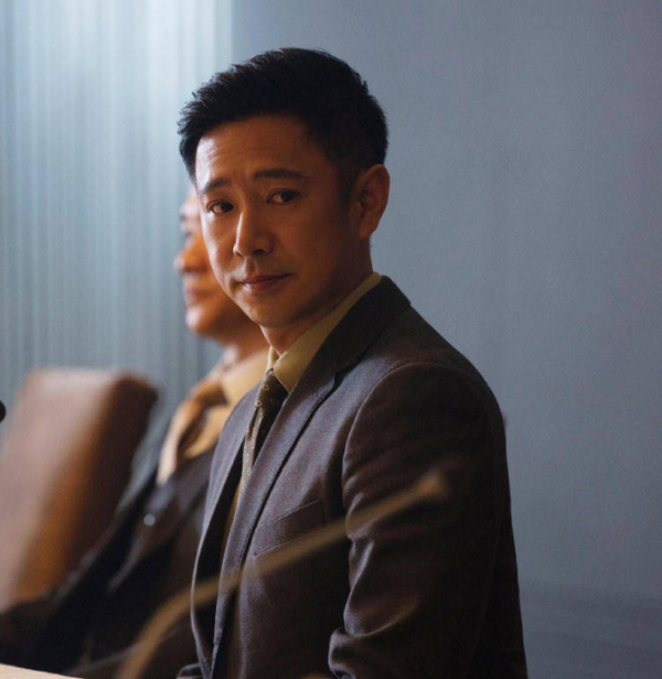 42歲男星患骨癌失聯，化療1年出現副作用，已悄悄離職，下落不明