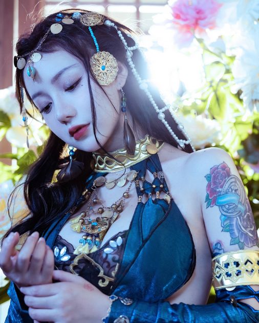 洛麗塔大哥外網爆火，身材長相甜美被當韓國人，怒懟：下次發漢服