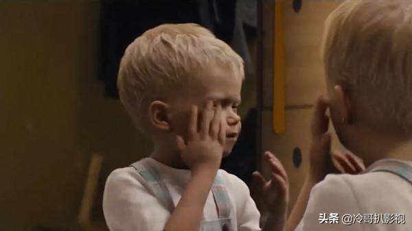 這男童只有一歲,不光能單手開車還能破驚天大案,這究竟咋回事呢 這男童只有一歲,不光能單手開車還能破驚天大案,這究竟咋回事呢