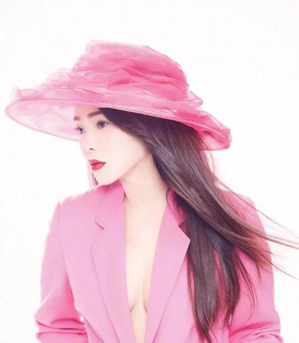 甜美女神伊能靜,真性情、真颯爽的“女豪傑” 甜美女神伊能靜,真性情、真颯爽的“女豪傑”