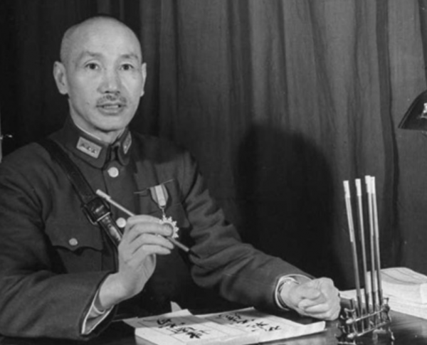 1949年，一架運鈔機墜毀湘西，村民以為天降橫財，結果是飛來橫禍