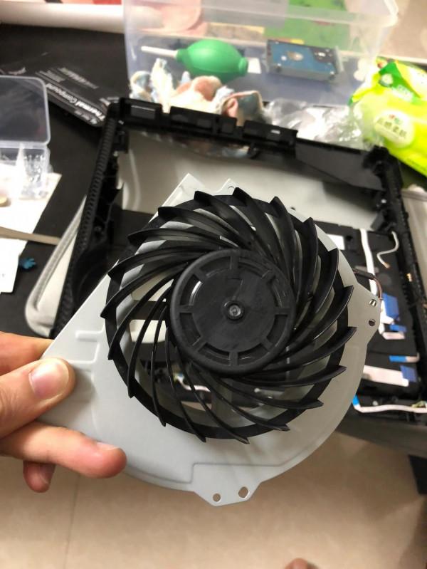 9.0系統的港版ps4pro 7218b