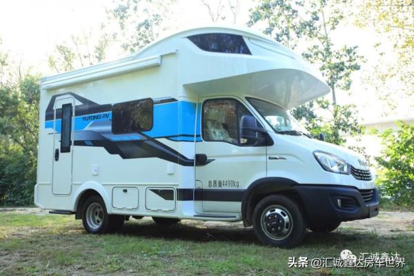 ​適合年輕人的實用型房車,9坐3床,後廚衛佈局,比租房租車還划算 ​適合年輕人的實用型房車,9坐3床,後廚衛佈局,比租房租車還划算