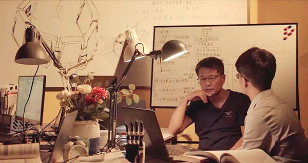 曾振:用“舞指科技”舞出無聲者的“心聲” 曾振:用“舞指科技”舞出無聲者的“心聲”