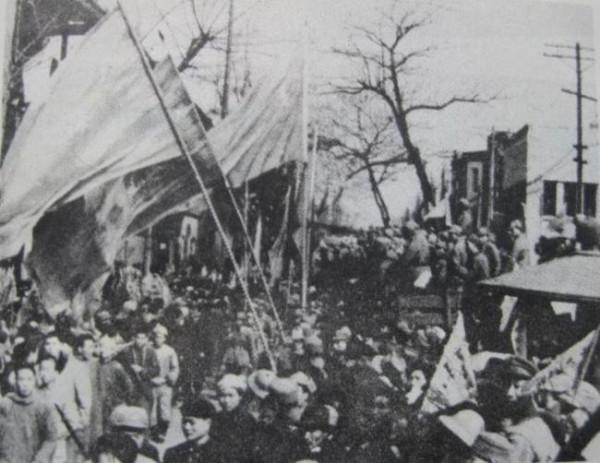 雙槍老太婆被判槍決，周總理親自出面求情，主席：善待她的家人