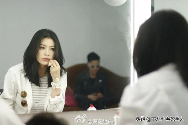 內地男星女兒的顏值變化，汪峰大女兒越來越美，張藝謀女兒大寬臉