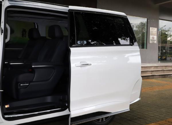 家用車還是以座位多，省油為主，這三款車，上坡有勁，耐用性好