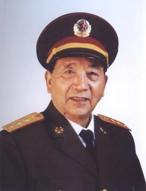 這個科長不簡單，組織人員血戰臨澤城，後來成為國防部長